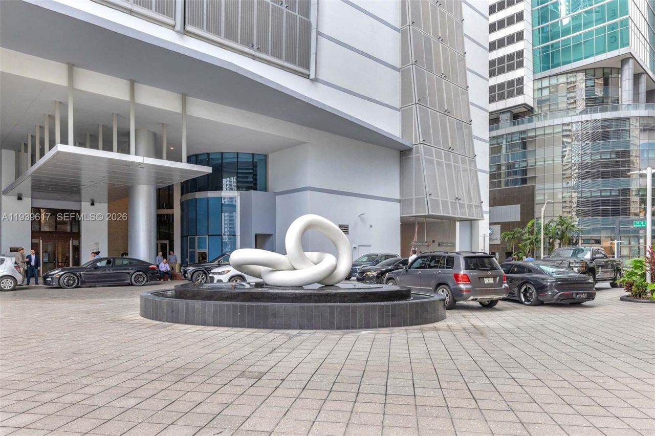 200 Biscayne Boulevard Way, Unit 4202, Miami, FL 33131 Photo