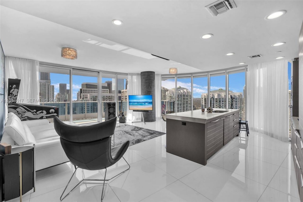 200 Biscayne Boulevard Way, Unit 4202, Miami, FL 33131 Photo