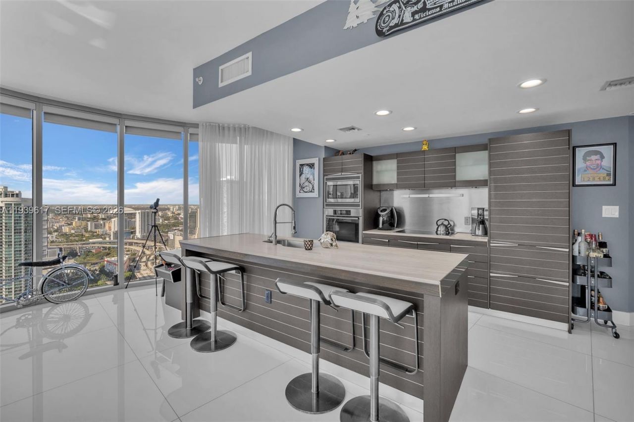 200 Biscayne Boulevard Way, Unit 4202, Miami, FL 33131 Photo