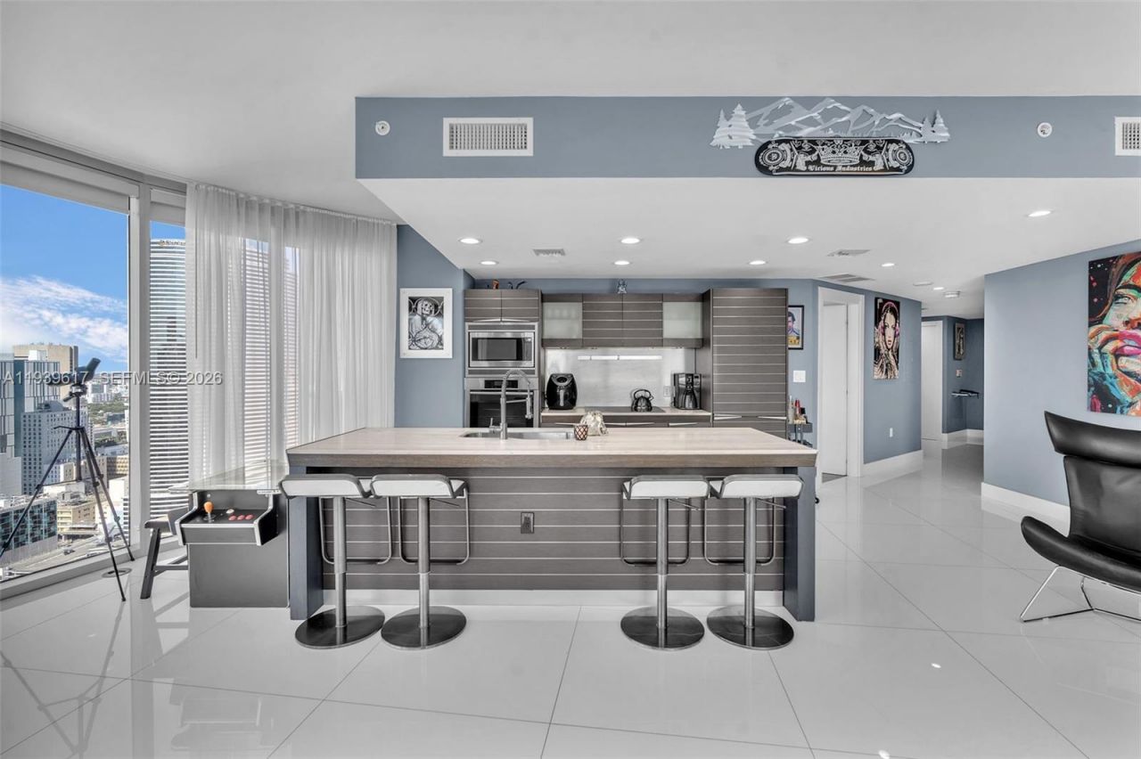 200 Biscayne Boulevard Way, Unit 4202, Miami, FL 33131 Photo