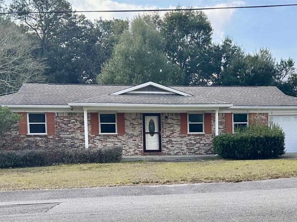 2975 Christine St, Pensacola, FL 32526