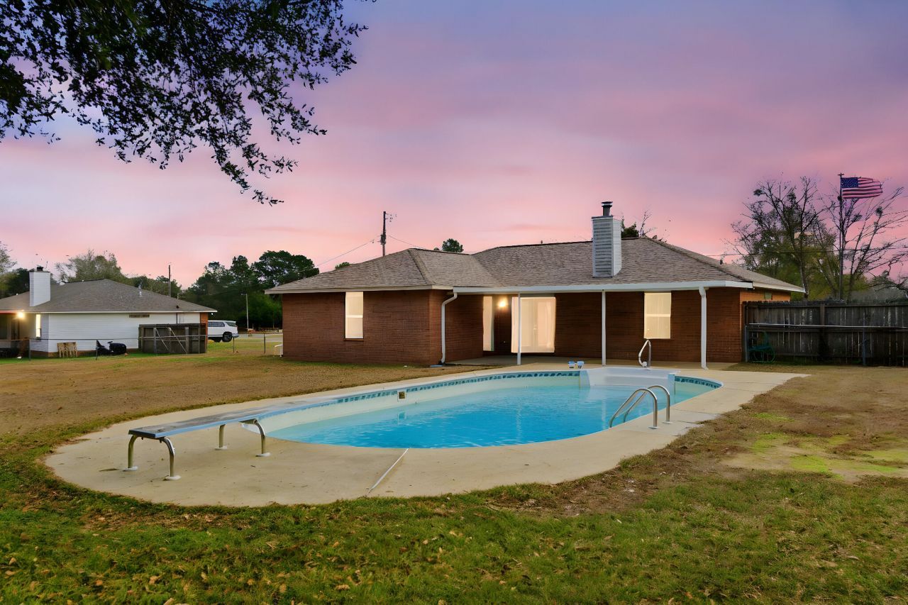 1000 Heathrow Drive, Cantonment, FL 32533 Main Photo