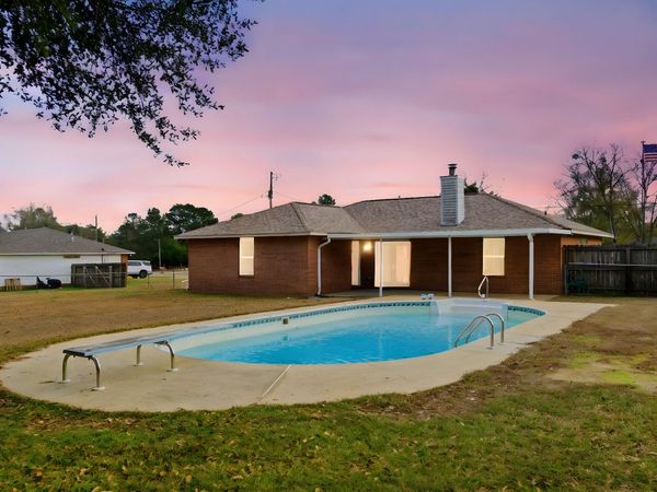 1000 Heathrow Drive, Cantonment, FL 32533