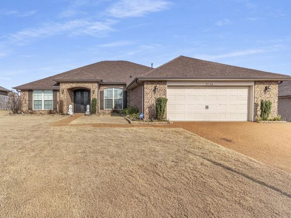 2544 Madeline Lane, Southaven, MS 38672