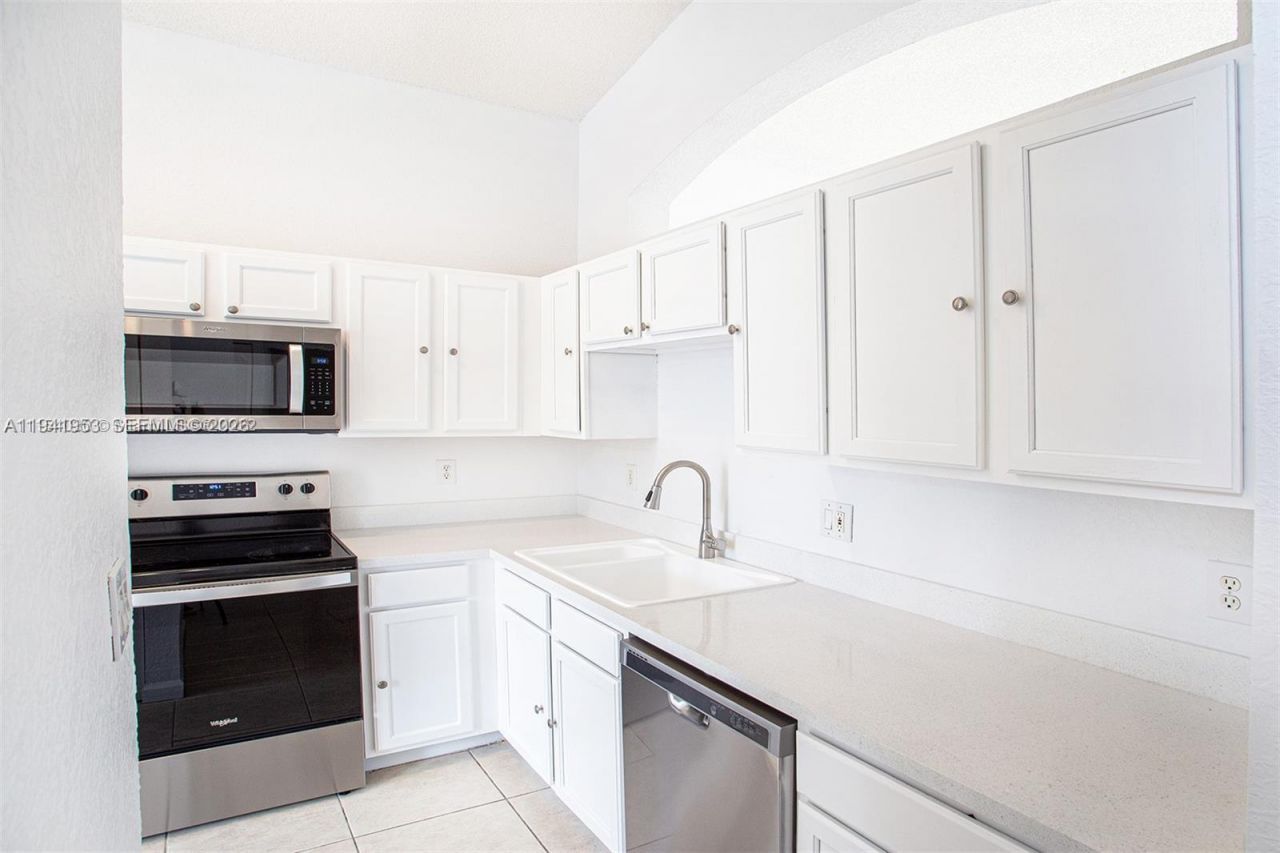 16222 SW 102nd Ter, Miami, FL 33196 Photo