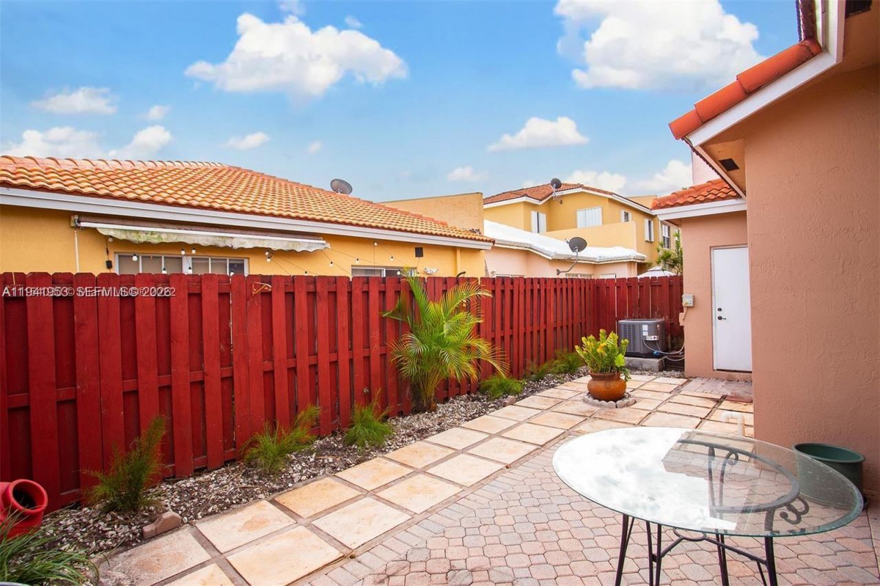 16222 SW 102nd Ter, Miami, FL 33196 Photo