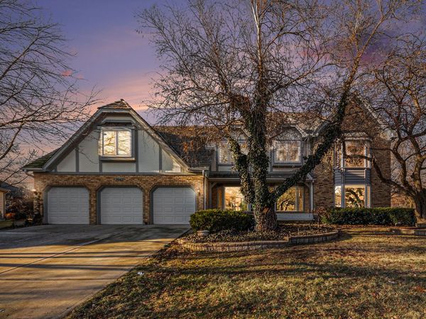 3942 Broadmoor Circle, Naperville, IL 60564