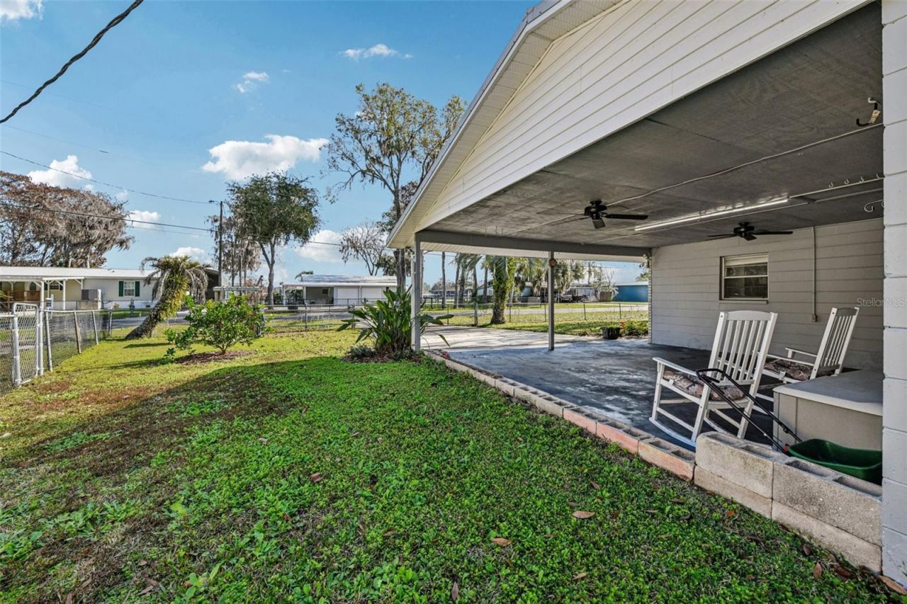 56305 Redbud Road, Astor, FL 32102 Photo