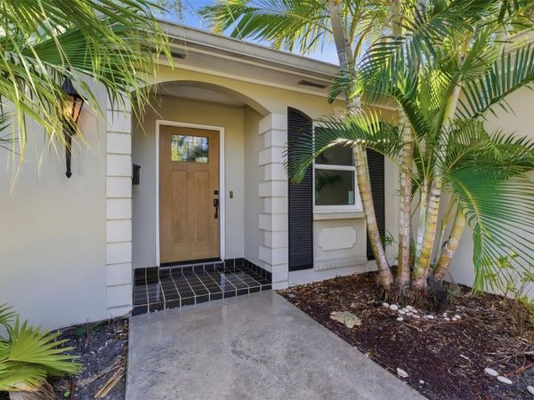 810 S WEST SHORE BOULEVARD, TAMPA, FL 33609