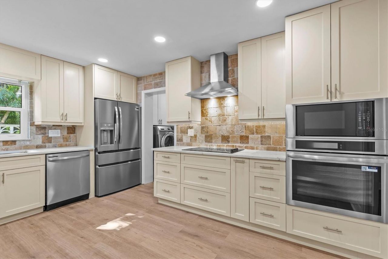810 S West Shore Boulevard, Tampa, FL 33609 Photo