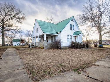 515 E Kansas Avenue, Blue Mound, KS 66010