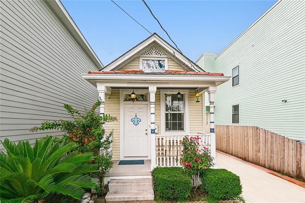 525 S TELEMACHUS Street New Orleans, LA 70119