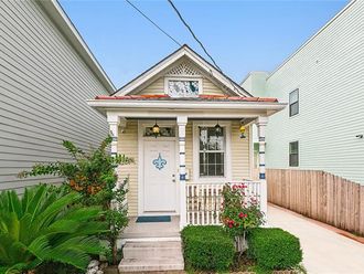 525 S TELEMACHUS Street New Orleans, LA 70119
