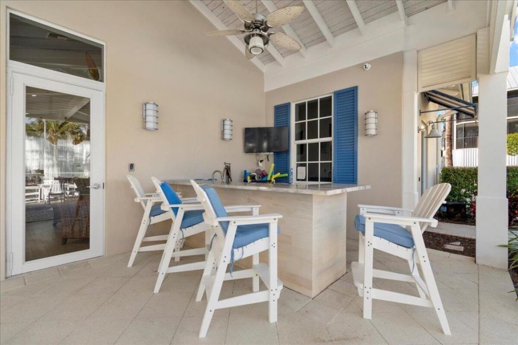 143 Bay Colony Drive N, Unit Penthouse, Juno Beach, FL 33408 Photo