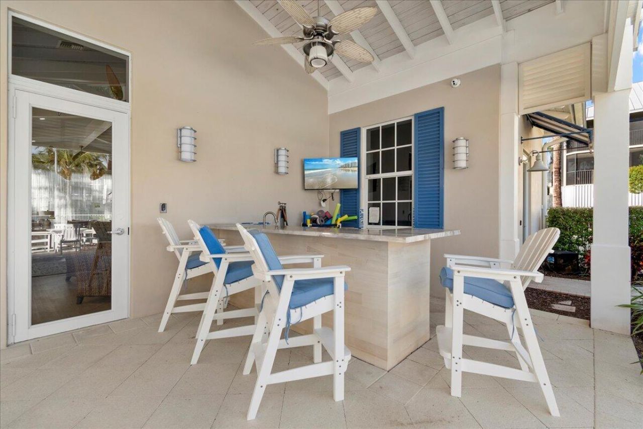 143 Bay Colony Drive N, Unit Penthouse, Juno Beach, FL 33408 Photo