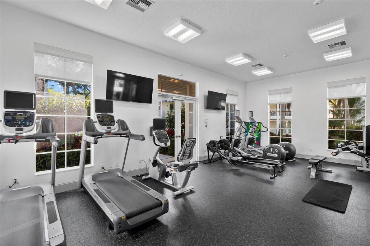 143 Bay Colony Drive N, Unit Penthouse, Juno Beach, FL 33408 Photo