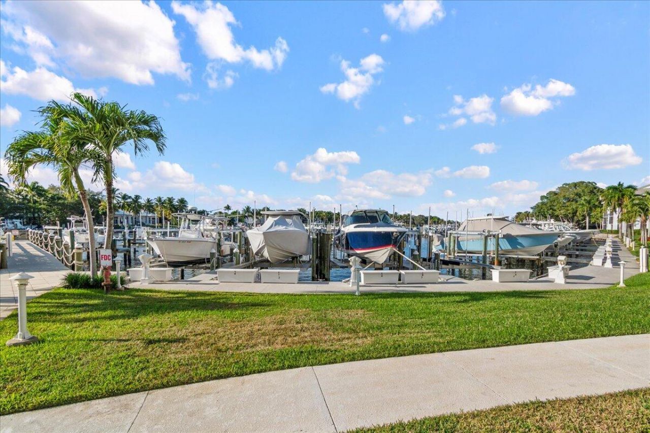 143 Bay Colony Drive N, Unit Penthouse, Juno Beach, FL 33408 Photo