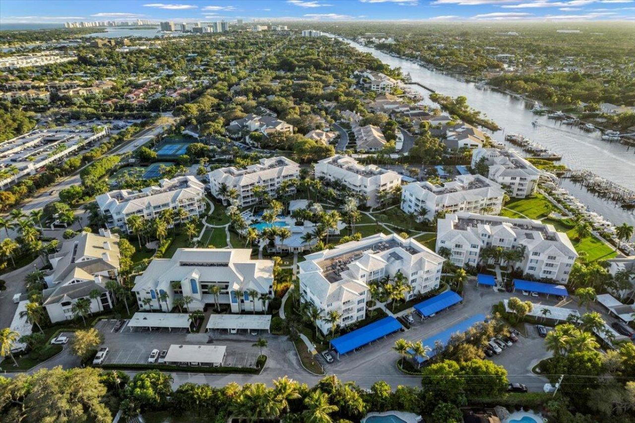 143 Bay Colony Drive N, Unit Penthouse, Juno Beach, FL 33408 Photo