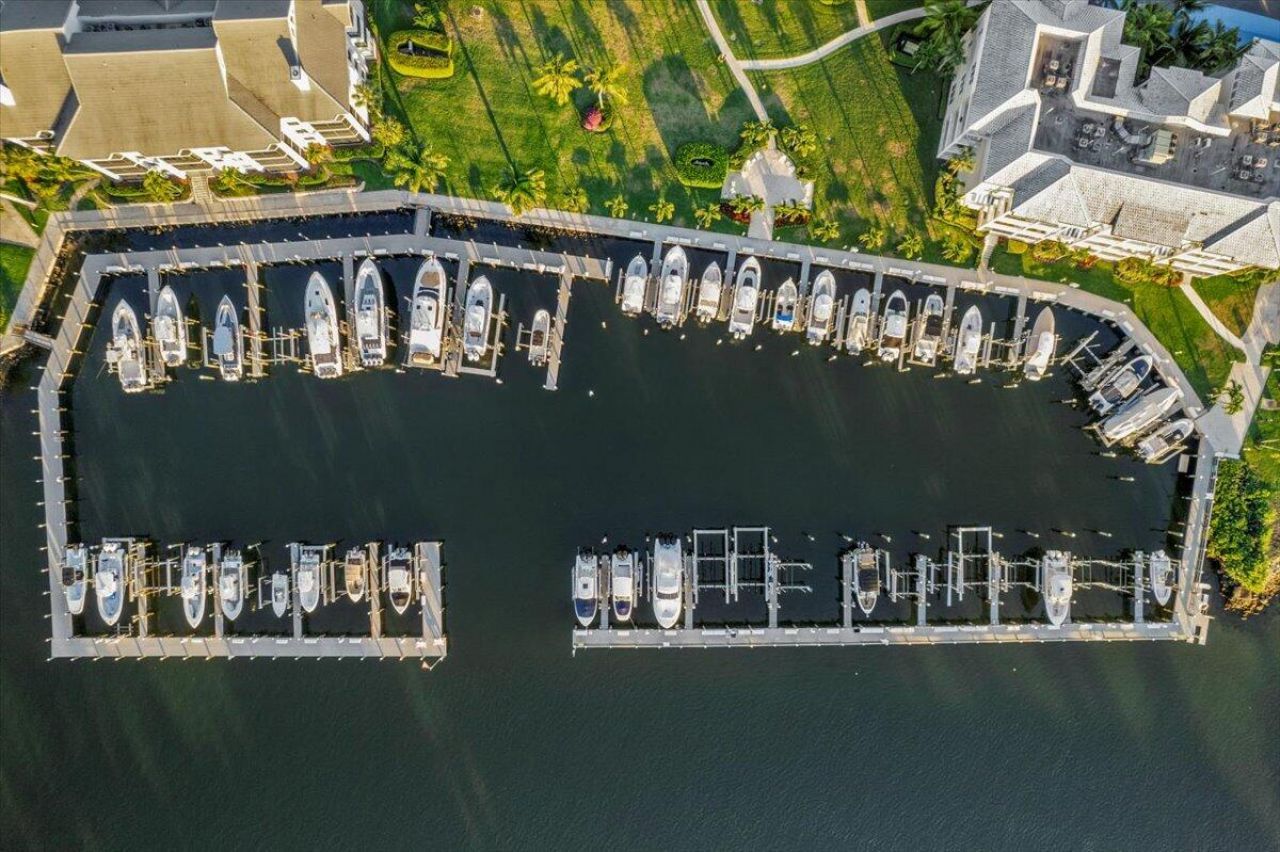 143 Bay Colony Drive N, Unit Penthouse, Juno Beach, FL 33408 Photo