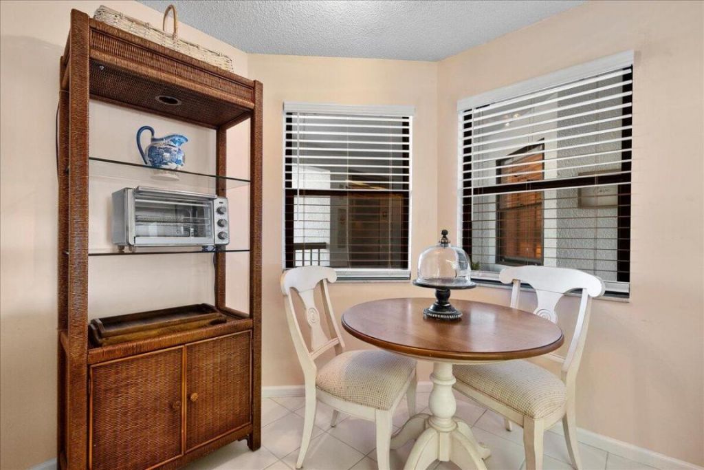 143 Bay Colony Drive N, Unit Penthouse, Juno Beach, FL 33408 Photo