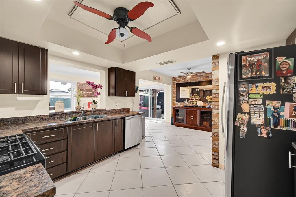 9661 NW 24th Place, Sunrise, FL 33322 Photo