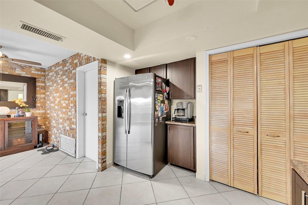 9661 NW 24th Place, Sunrise, FL 33322 Photo