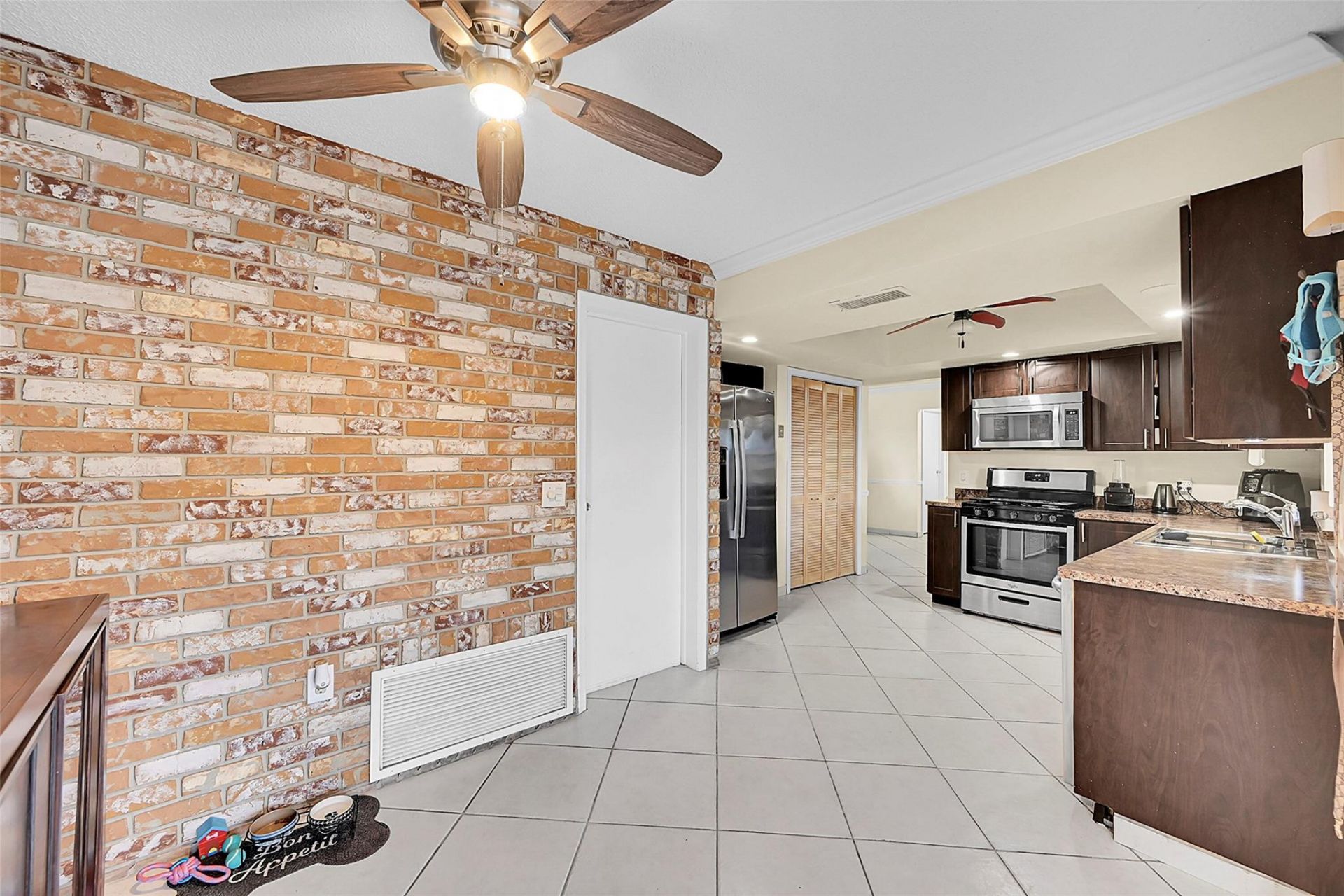 9661 NW 24th Place, Sunrise, FL 33322 Photo