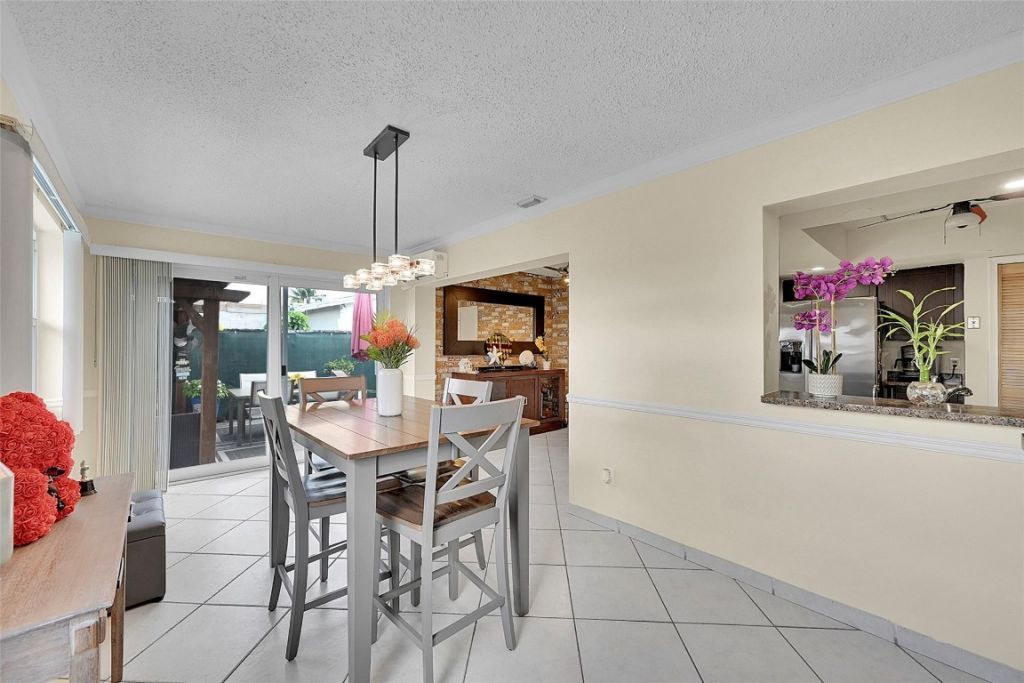 9661 NW 24th Place, Sunrise, FL 33322 Photo