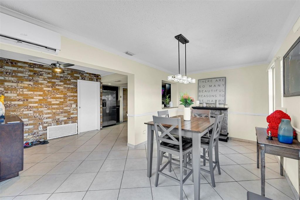 9661 NW 24th Place, Sunrise, FL 33322 Photo