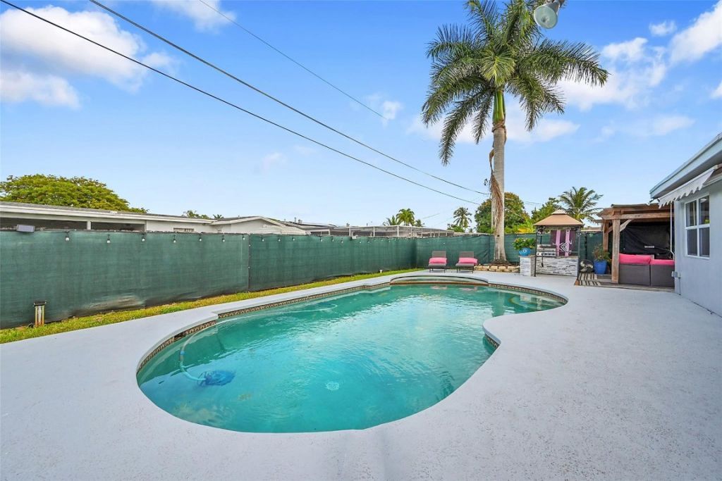 9661 NW 24th Place, Sunrise, FL 33322 Photo