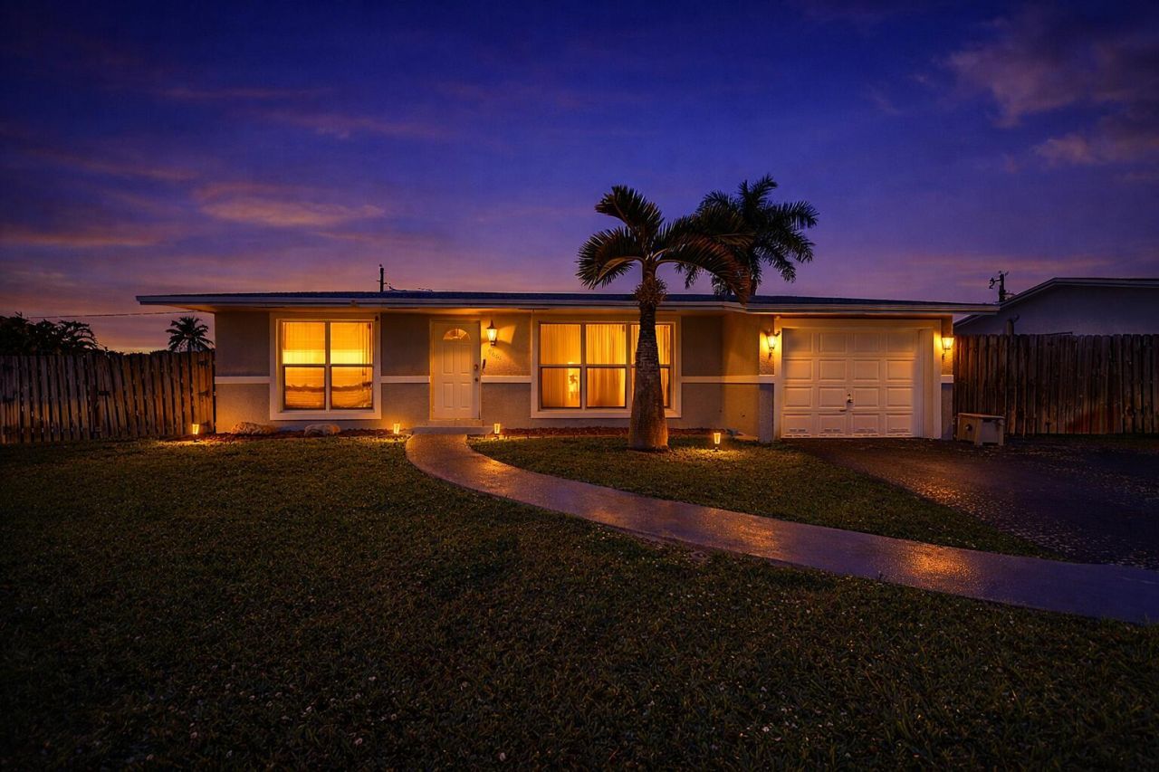 9661 NW 24th Place, Sunrise, FL 33322 Photo