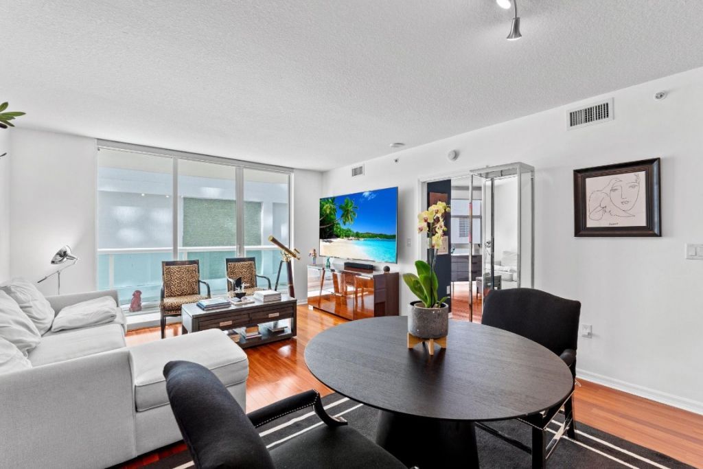 347 N New River Drive, Unit 606, Fort Lauderdale, FL 33301 Photo