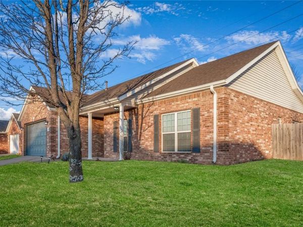1506 N Cannondale Drive , Fayetteville, AR 72704