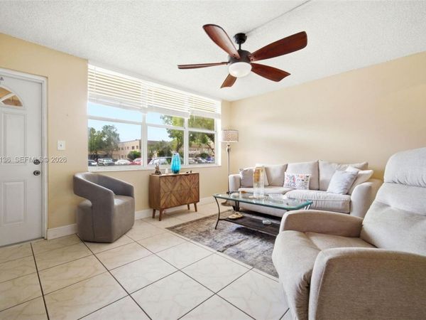 9121 Sunrise Lakes Blvd, Unit 114, Sunrise, FL 33322