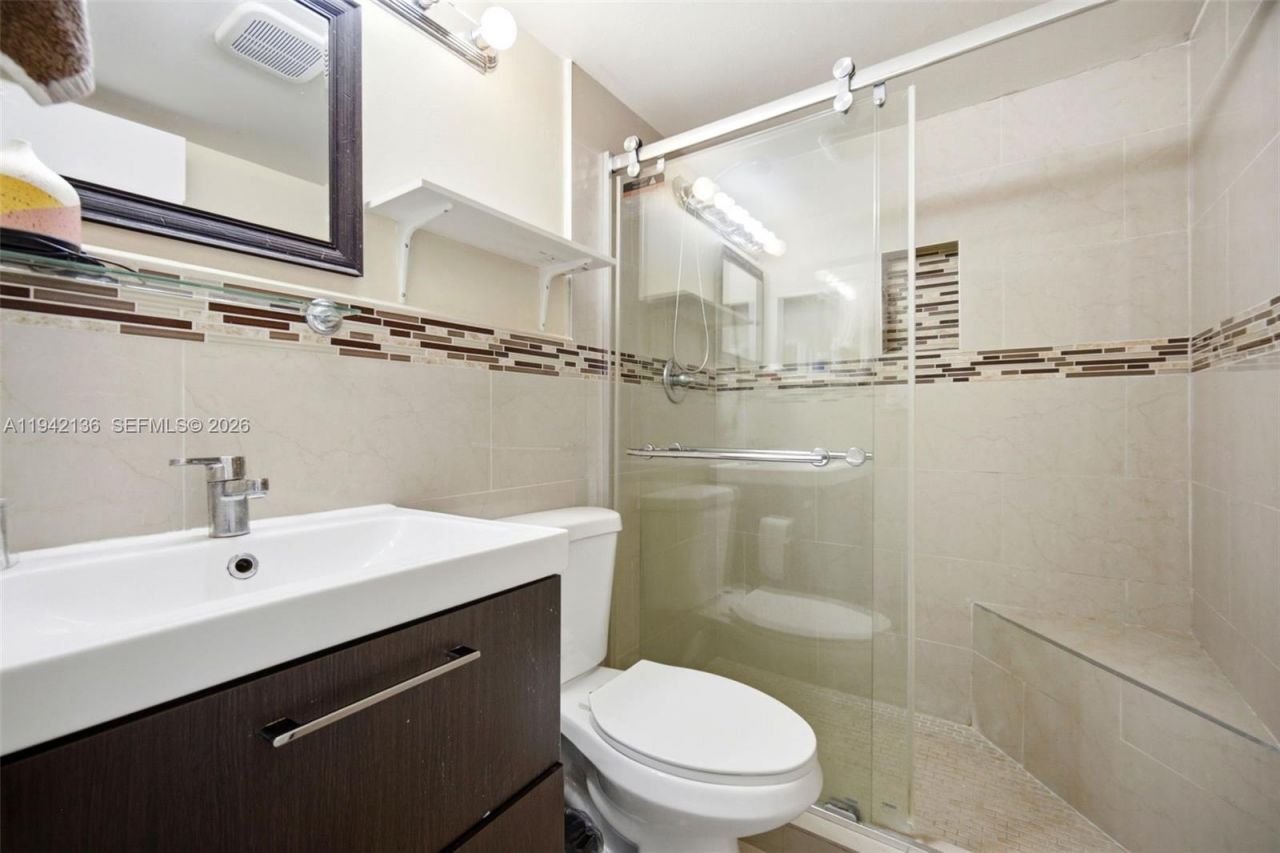 9121 Sunrise Lakes Blvd, Unit 114, Sunrise, FL 33322 Photo