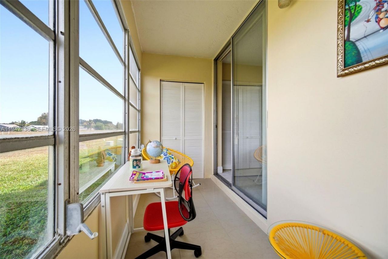 9121 Sunrise Lakes Blvd, Unit 114, Sunrise, FL 33322 Photo