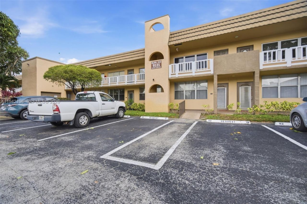 9121 Sunrise Lakes Blvd, Unit 114, Sunrise, FL 33322 Photo