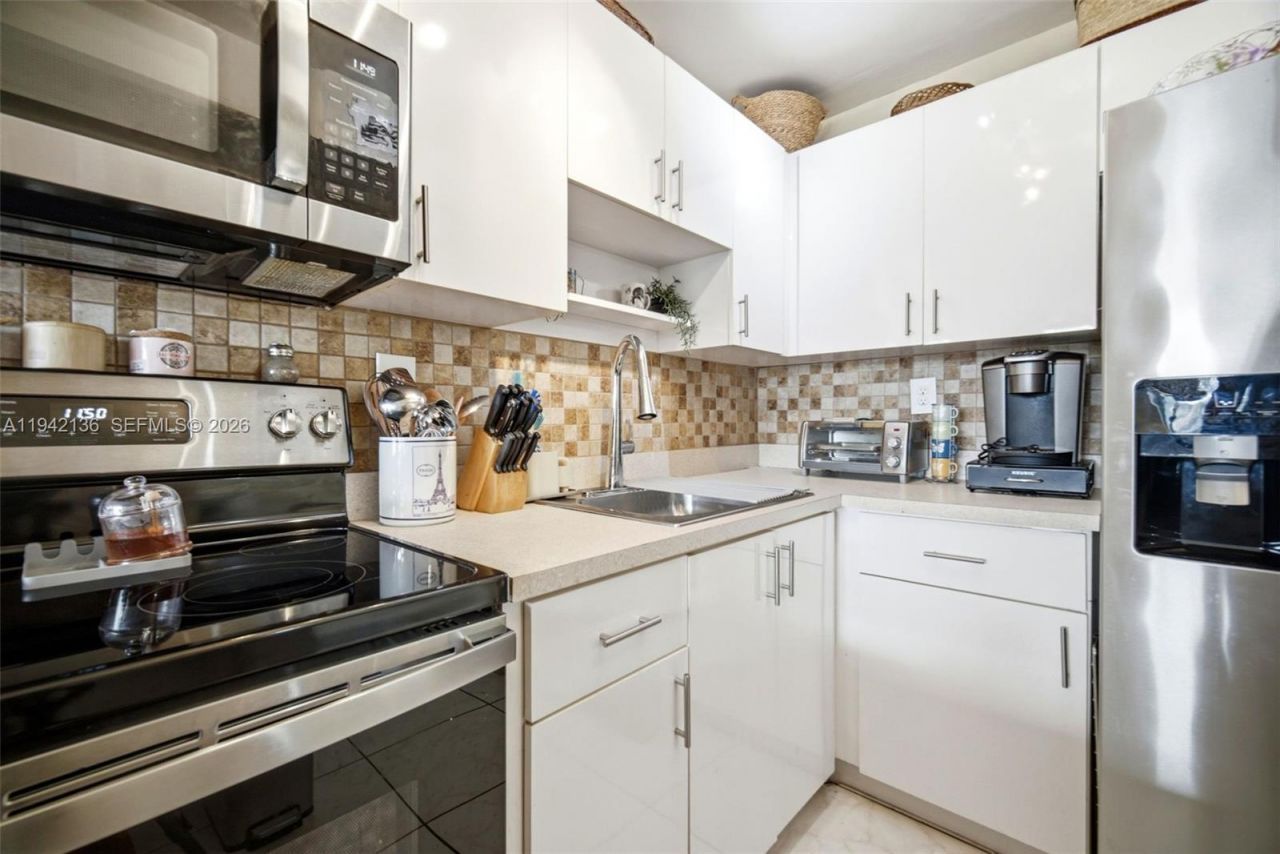 9121 Sunrise Lakes Blvd, Unit 114, Sunrise, FL 33322 Photo