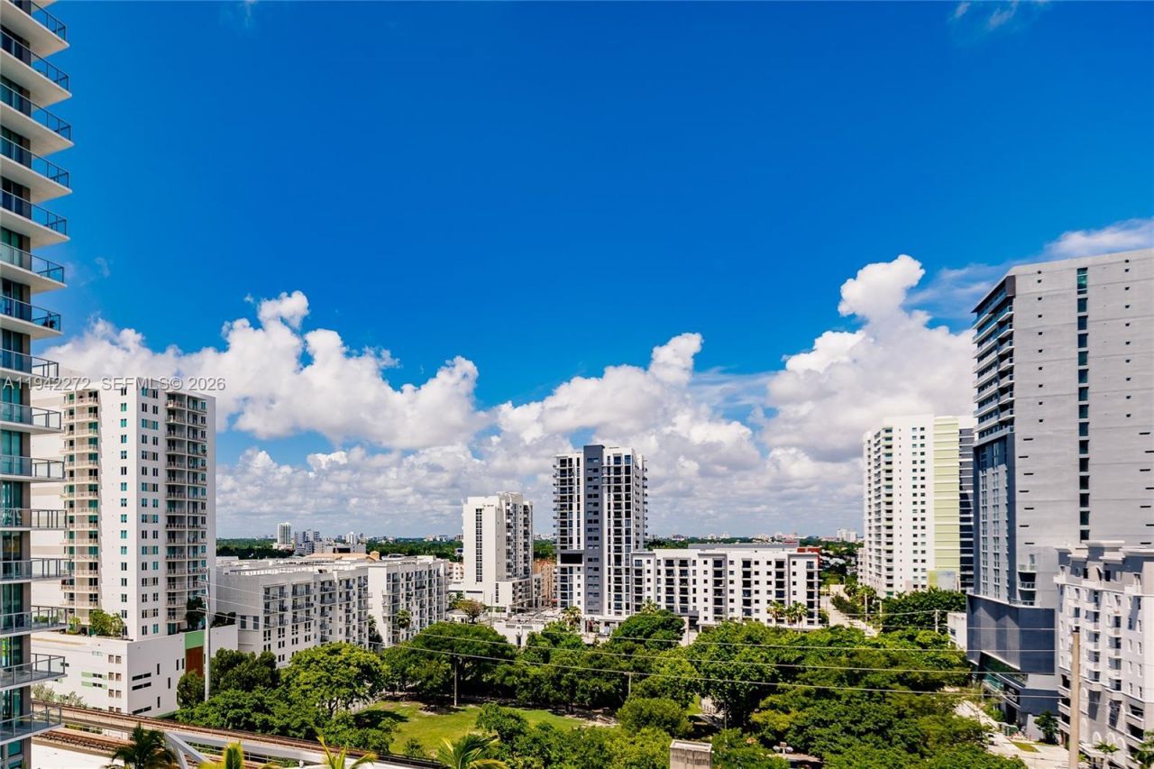 1111 SW 1 Av, Unit 1414-N, Miami, FL 33130 Photo