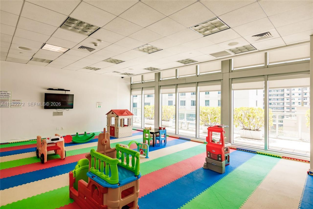 1111 SW 1 Av, Unit 1414-N, Miami, FL 33130 Photo