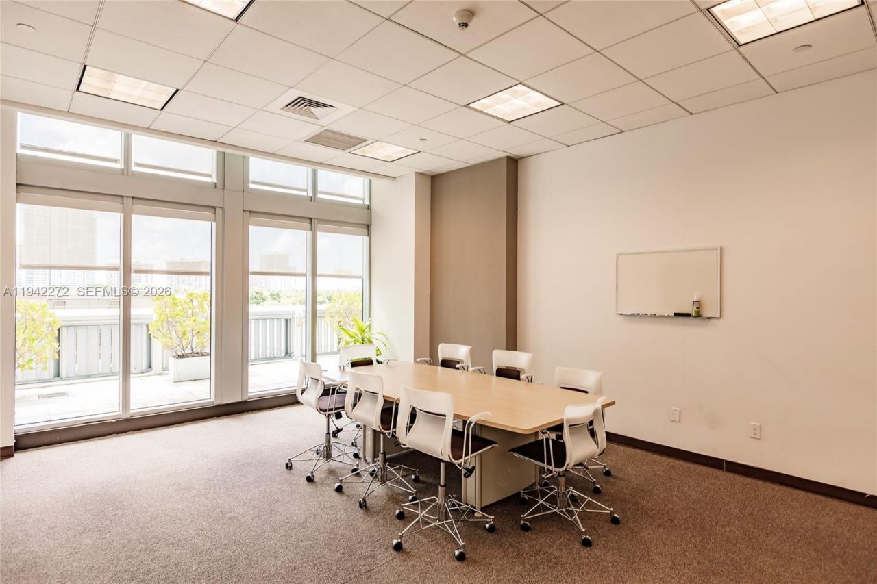 1111 SW 1 Av, Unit 1414-N, Miami, FL 33130 Photo