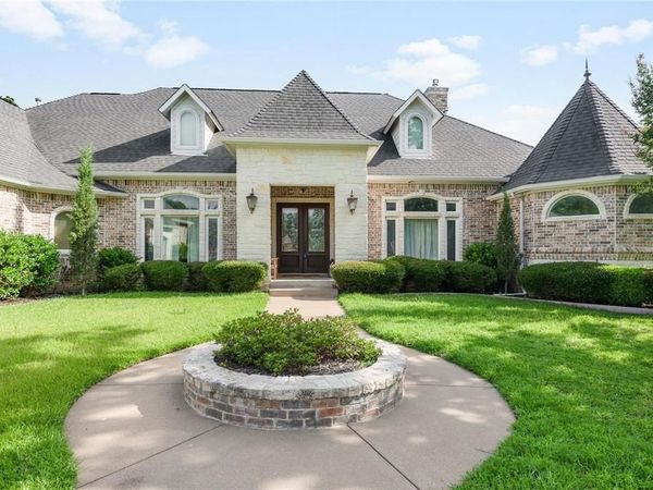 6204 Toscana Circle, Fort Worth, TX 76140