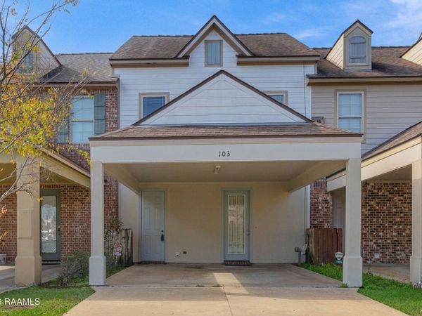 103 Crystal Bay Court, Lafayette, LA 70506