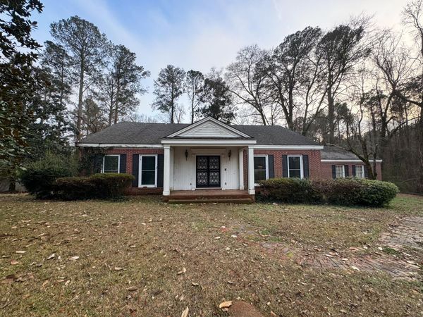 1016 W Commerce St., Aberdeen, MS 39730