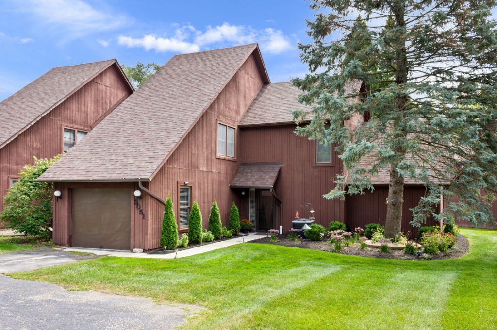 5051 Woodlake Drive, Loves Park, IL 61111 Main Photo