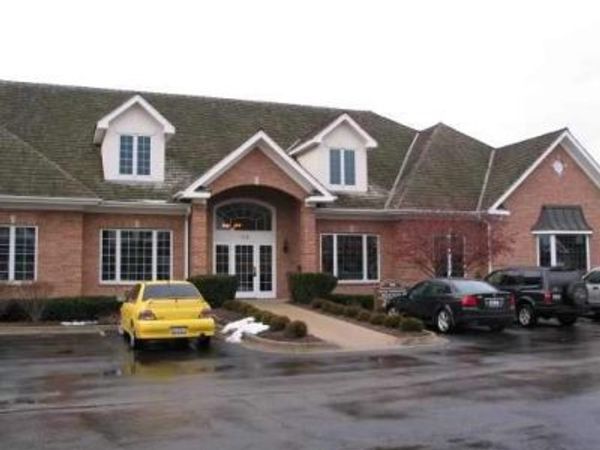 708 Florsheim Drive, Unit 106, Libertyville, IL 60048