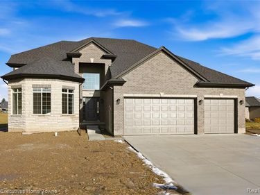 35701 Strongford Drive, New Baltimore, MI 48047