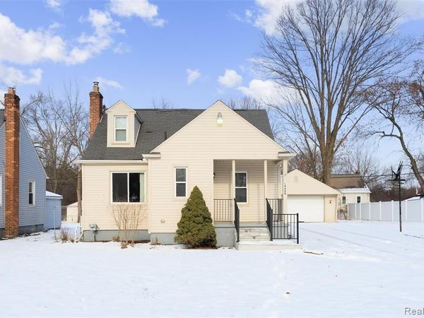 19490 Goldwin Street, Southfield, MI 48075