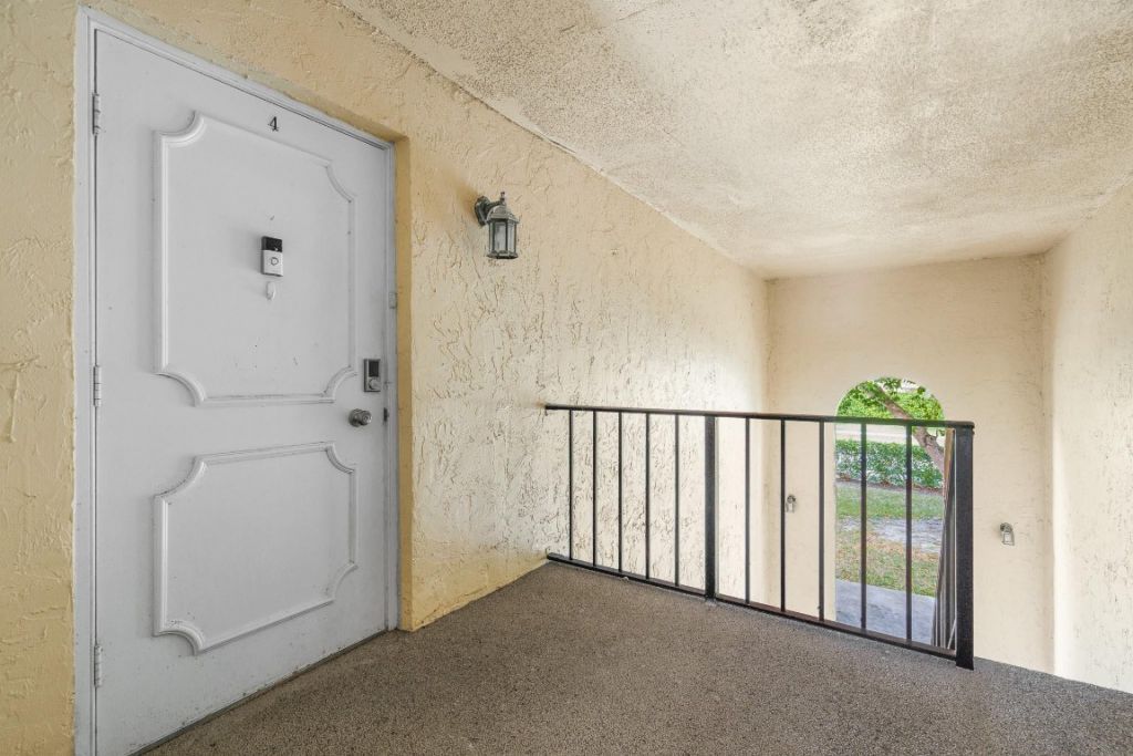 8101 NW 27th Street, Unit 4, Coral Springs, FL 33065 Photo