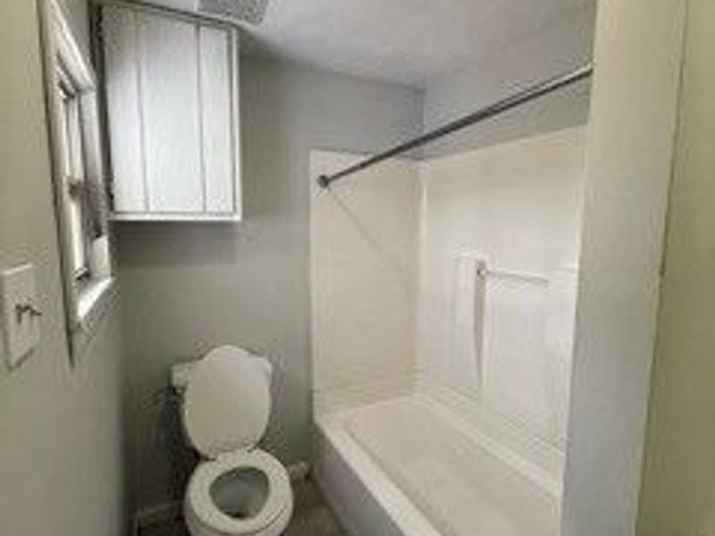 812 Kling Street, Unit 2, Akron, OH 44311 Photo 10